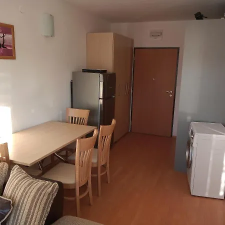 Apartment Sunny House *