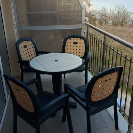 Sunny House Apartment *