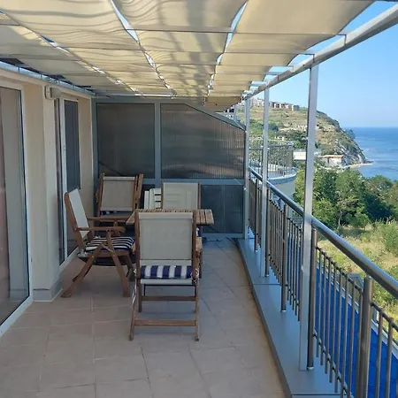 Sunny House Apartment