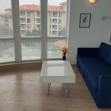 Sunny House Apartment