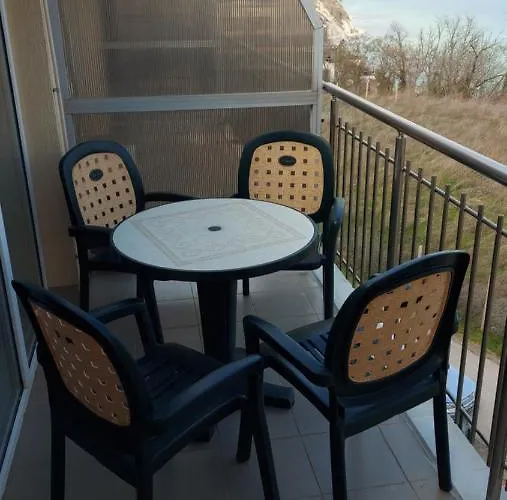 Sunny House Apartment *